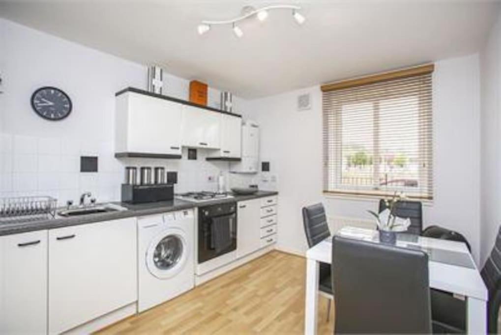 Immaculate Cosy Flat Next To Holyrood Park! Apartment เอดินบะระ ภายนอก รูปภาพ